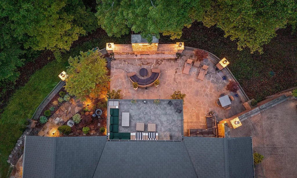 Signal Mountain, Tennessee, 37377, United States, 6 Bedrooms Bedrooms, ,6.5 BathroomsBathrooms,Residential,Forsale,1922158