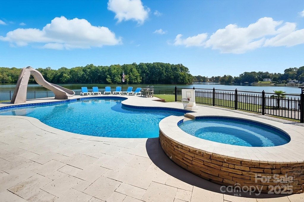 Belmont, North Carolina, 28012, United States, 3 Bedrooms Bedrooms, ,3.5 BathroomsBathrooms,Residential,Forsale,1985974