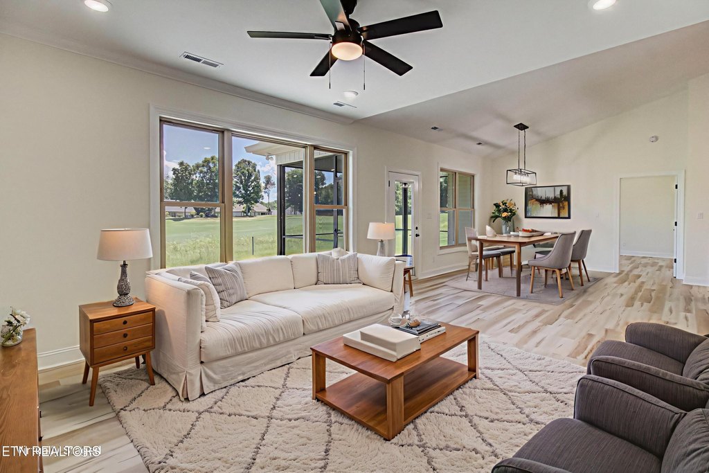 Vonore, Tennessee, 37885, United States, 3 Bedrooms Bedrooms, ,2 BathroomsBathrooms,Residential,Forsale,1910198