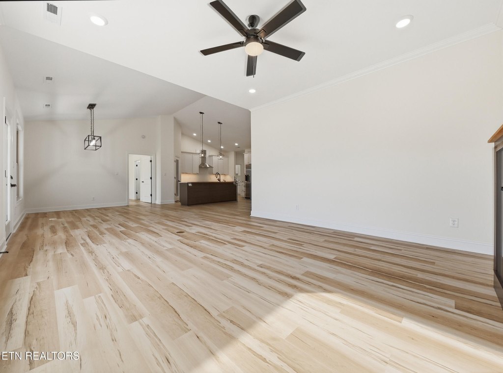 Vonore, Tennessee, 37885, United States, 3 Bedrooms Bedrooms, ,2 BathroomsBathrooms,Residential,Forsale,1910198