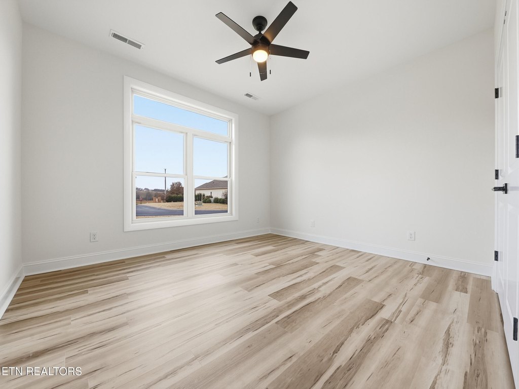 Vonore, Tennessee, 37885, United States, 3 Bedrooms Bedrooms, ,2 BathroomsBathrooms,Residential,Forsale,1910198