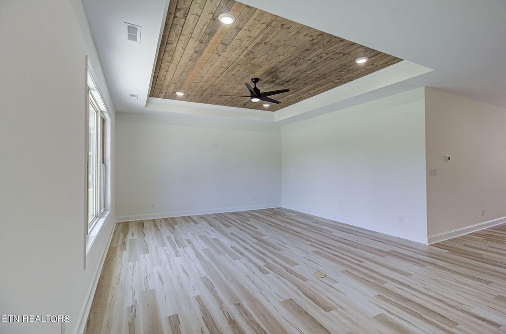 Vonore, Tennessee, 37885, United States, 3 Bedrooms Bedrooms, ,2 BathroomsBathrooms,Residential,Forsale,1910199