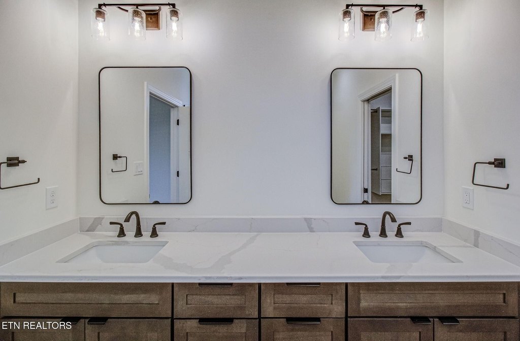 Vonore, Tennessee, 37885, United States, 3 Bedrooms Bedrooms, ,2 BathroomsBathrooms,Residential,Forsale,1910199