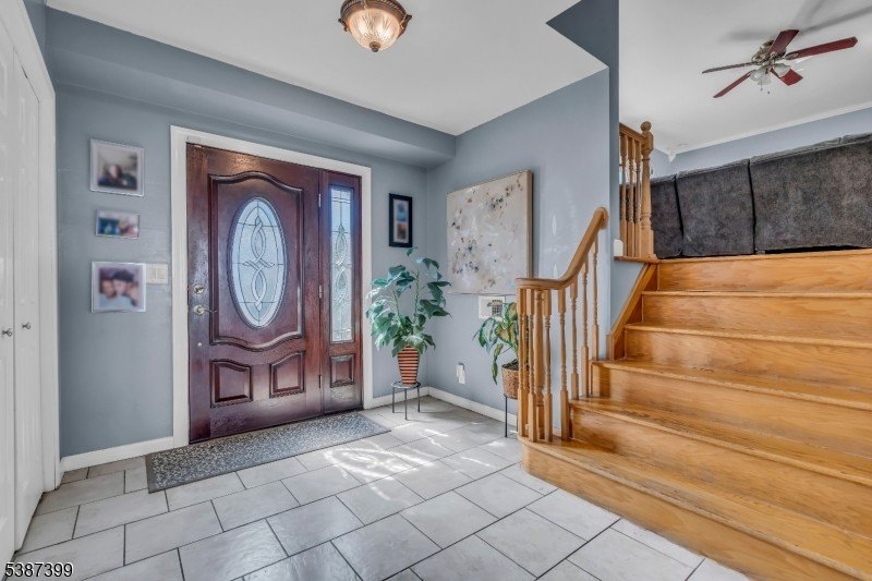 Linden City, New Jersey, 07036, United States, 3 Bedrooms Bedrooms, ,2 BathroomsBathrooms,Residential,Forsale,1994039