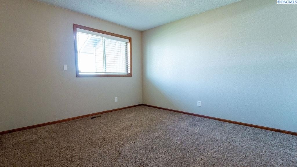 Richland, Washington, 99352, United States, 4 Bedrooms Bedrooms, ,2.5 BathroomsBathrooms,Residential,Forsale,1964558