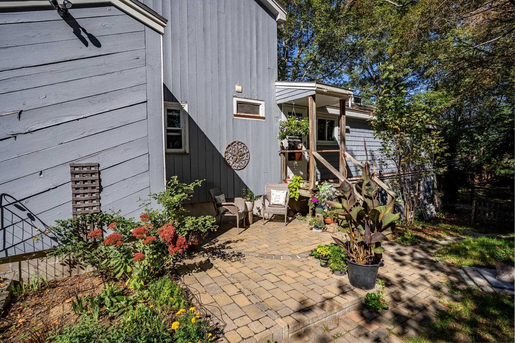 Kingston, New Hampshire, 03848, United States, 3 Bedrooms Bedrooms, ,2.5 BathroomsBathrooms,Residential,Forsale,2002414