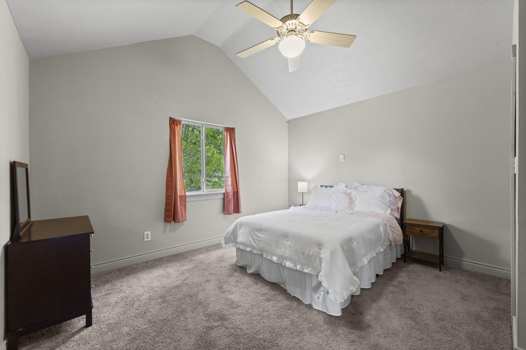 Montgomery, Texas, 77316, United States, 5 Bedrooms Bedrooms, ,3 BathroomsBathrooms,Residential,Forsale,1973417