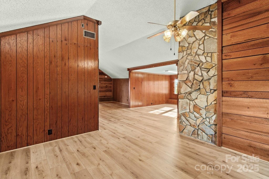 Kannapolis, North Carolina, 28081, United States, 6 Bedrooms Bedrooms, ,4 BathroomsBathrooms,Residential,Forsale,1985977