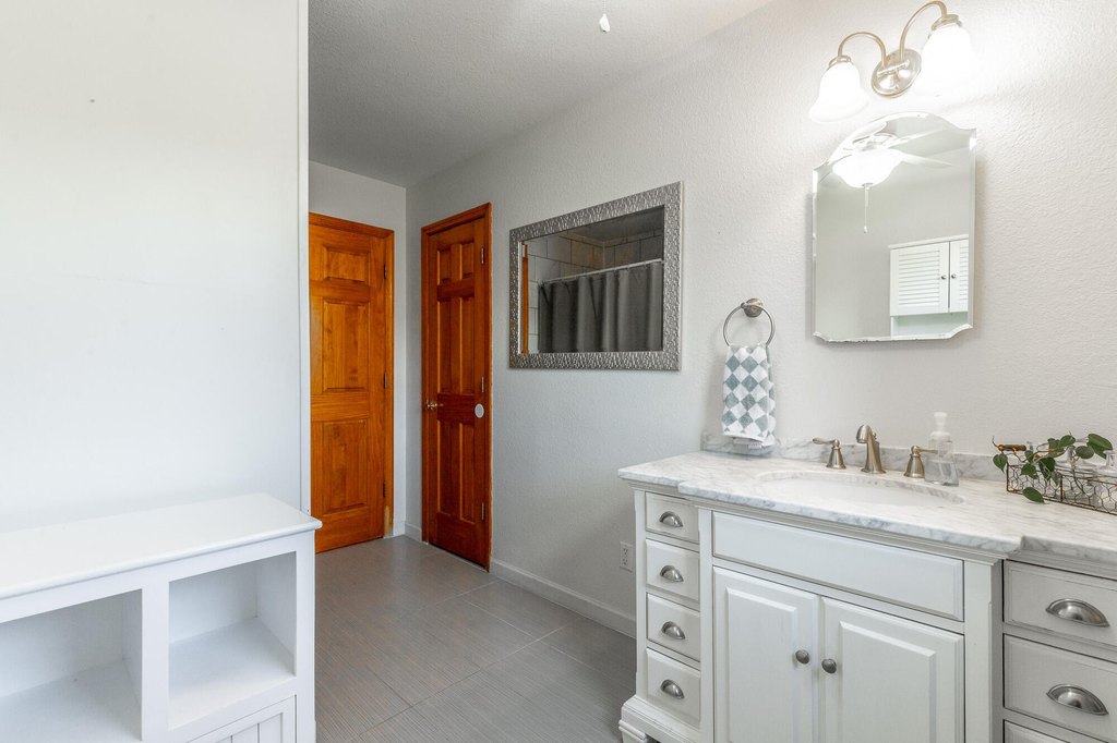 Ringgold, Georgia, 30736, United States, 5 Bedrooms Bedrooms, ,3.5 BathroomsBathrooms,Residential,Forsale,2009483