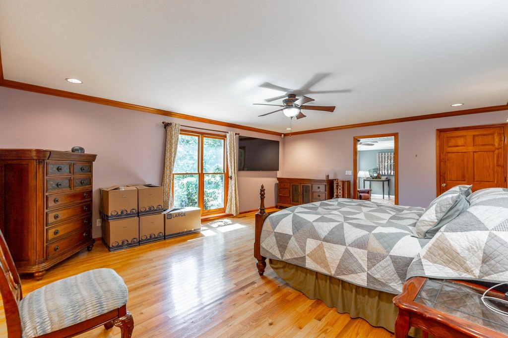 Ringgold, Georgia, 30736, United States, 5 Bedrooms Bedrooms, ,3.5 BathroomsBathrooms,Residential,Forsale,2009483