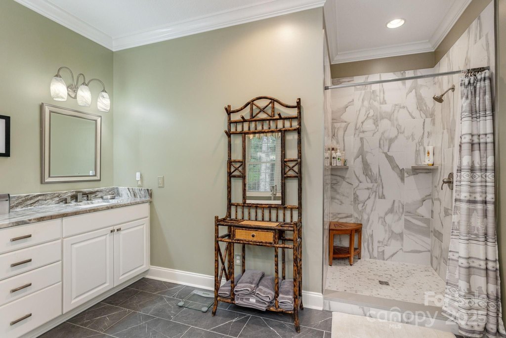 Flat Rock, North Carolina, 28731, United States, 3 Bedrooms Bedrooms, ,3 BathroomsBathrooms,Residential,Forsale,1985995