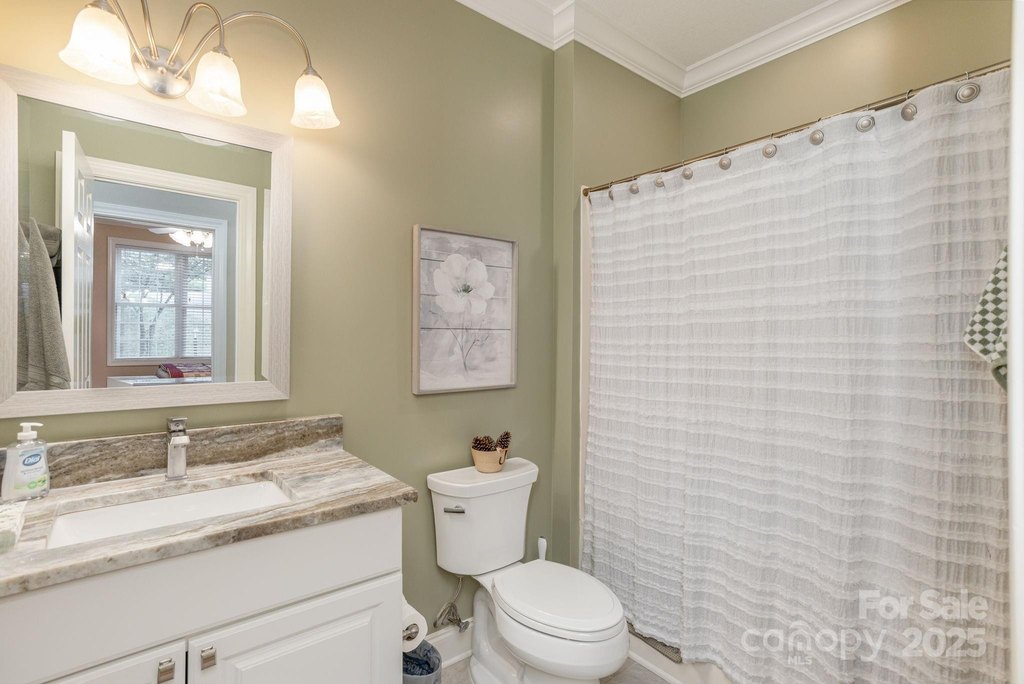 Flat Rock, North Carolina, 28731, United States, 3 Bedrooms Bedrooms, ,3 BathroomsBathrooms,Residential,Forsale,1985995