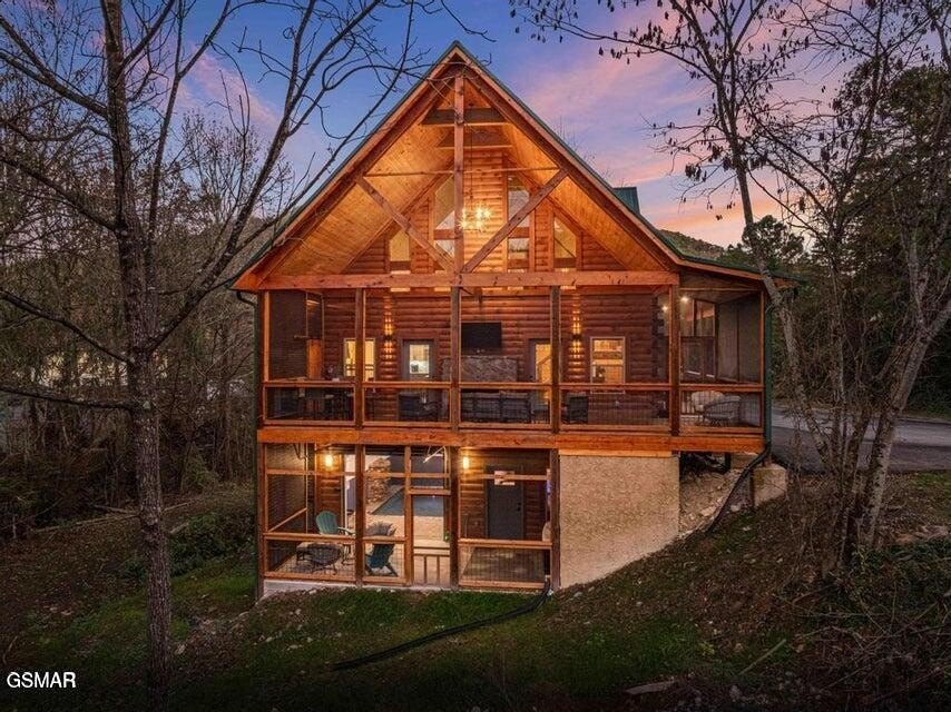 Pigeon Forge, Tennessee, 37863, United States, 2 Bedrooms Bedrooms, ,3.5 BathroomsBathrooms,Residential,Forsale,1999445