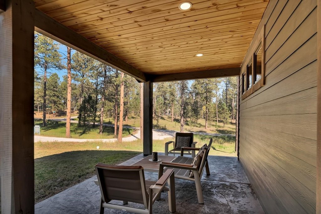 Custer, South Dakota, 57730, United States, 2 Bedrooms Bedrooms, ,2 BathroomsBathrooms,Residential,Forsale,1962260