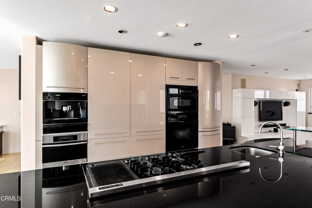 Oxnard, California, 93035, United States, 4 Bedrooms Bedrooms, ,4.5 BathroomsBathrooms,Residential,Forsale,1985940