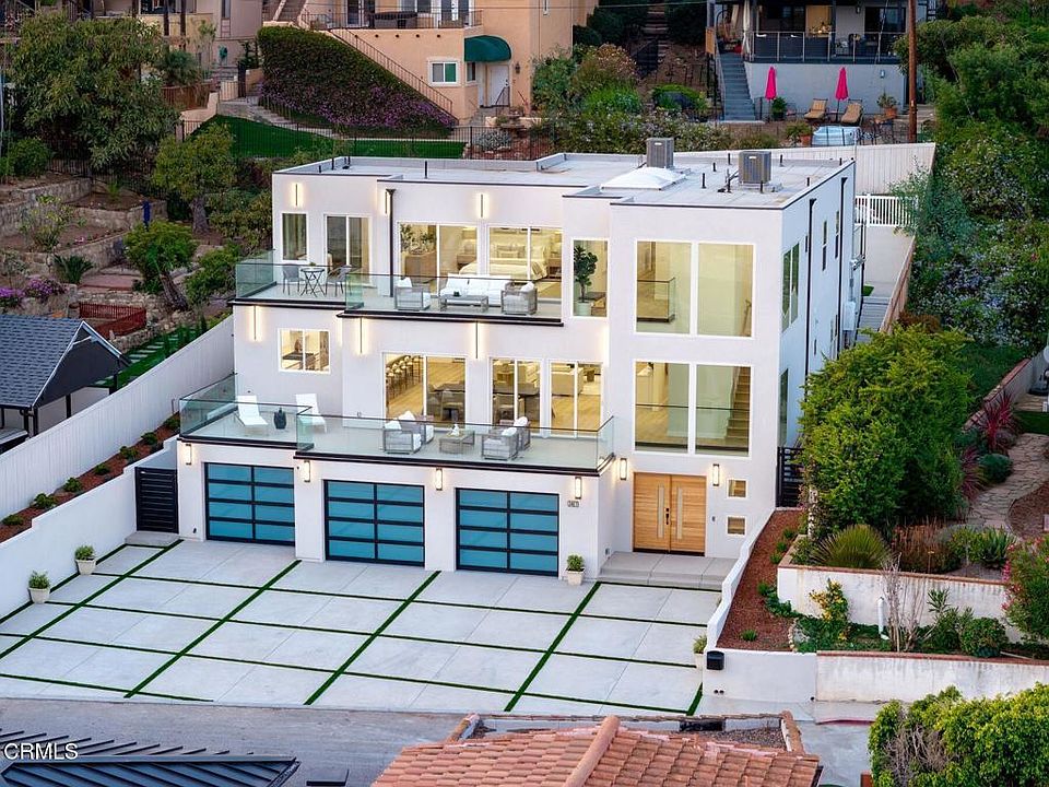 Ventura, California, 93001, United States, 4 Bedrooms Bedrooms, ,1.5 BathroomsBathrooms,Residential,Forsale,1963632