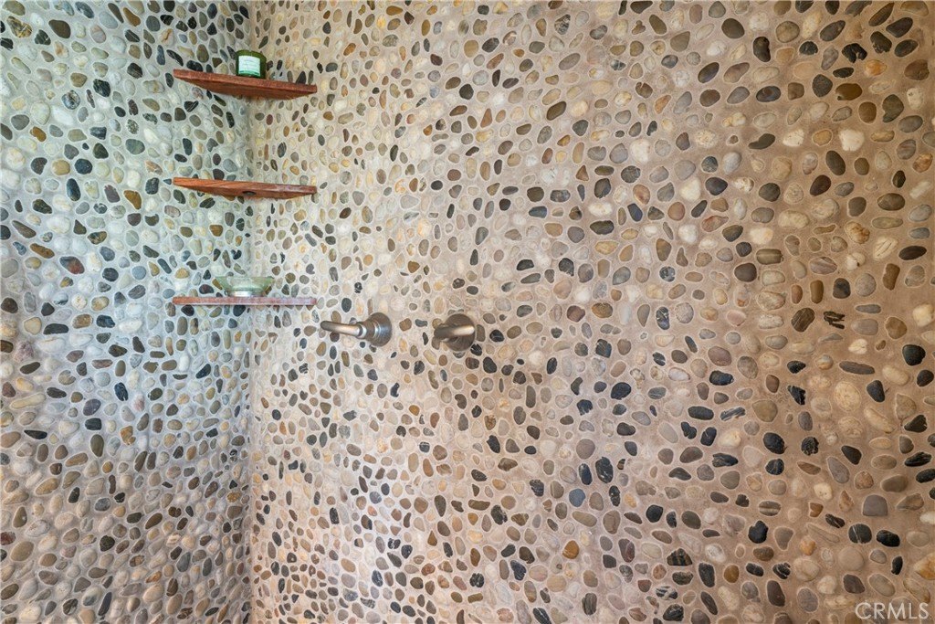 Lake Arrowhead, California, 92352, United States, 3 Bedrooms Bedrooms, ,2.5 BathroomsBathrooms,Residential,Forsale,1971033