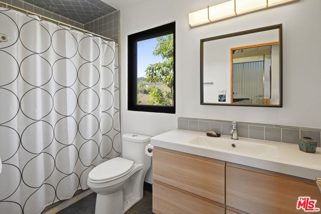 Malibu, California, 90265, United States, 3 Bedrooms Bedrooms, ,2.5 BathroomsBathrooms,Residential,Forsale,2001436