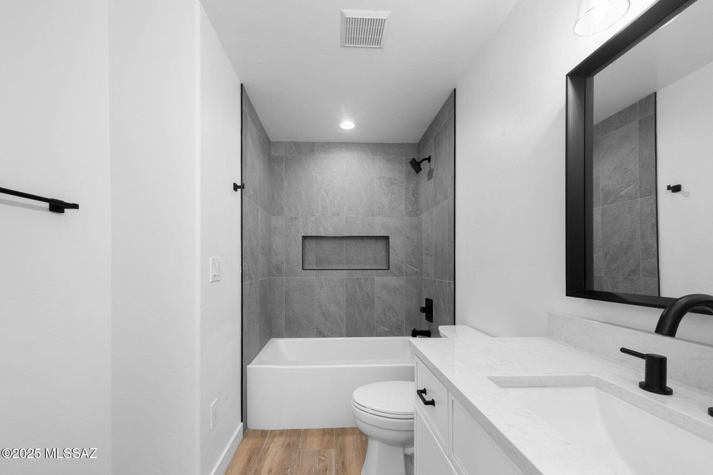 Tucson, Arizona, 85730, United States, 3 Bedrooms Bedrooms, ,3 BathroomsBathrooms,Residential,Forsale,2004422