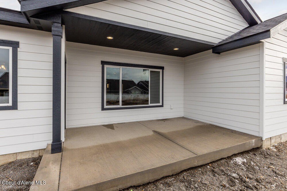 Post Falls, Idaho, 83854, United States, 3 Bedrooms Bedrooms, ,2 BathroomsBathrooms,Residential,Forsale,1984589