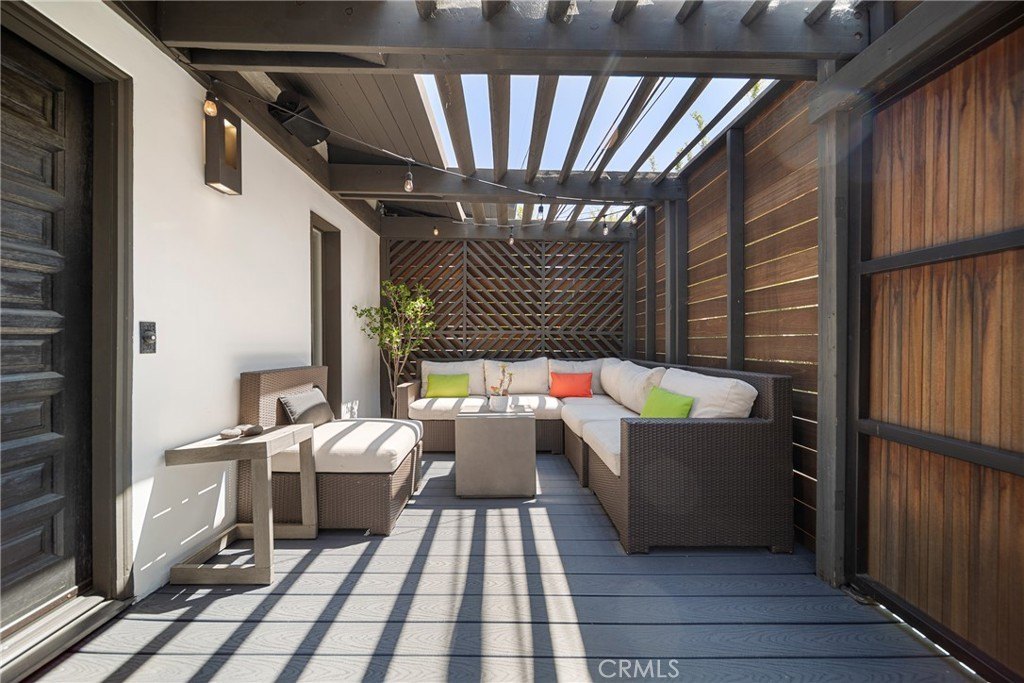 Los Angeles, California, 90046, United States, 3 Bedrooms Bedrooms, ,2 BathroomsBathrooms,Residential,Forsale,1985943