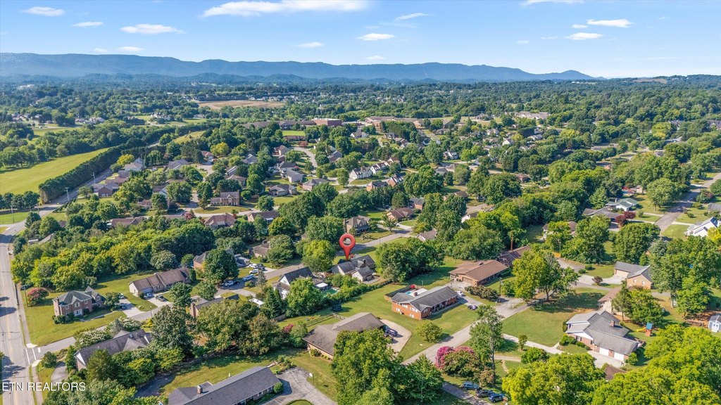 Maryville, Tennessee, 37803, United States, 3 Bedrooms Bedrooms, ,2 BathroomsBathrooms,Residential,Forsale,1952843