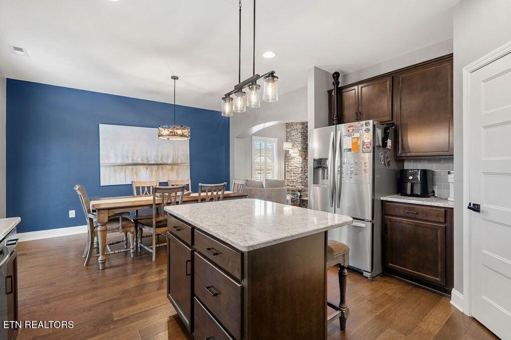 Lenoir City, Tennessee, 37771, United States, 4 Bedrooms Bedrooms, ,3.5 BathroomsBathrooms,Residential,Forsale,1973586