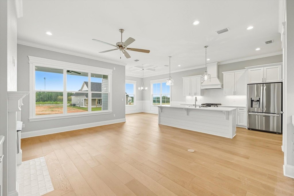 Tallahassee, Florida, 32312, United States, 4 Bedrooms Bedrooms, ,3 BathroomsBathrooms,Residential,Forsale,1995100