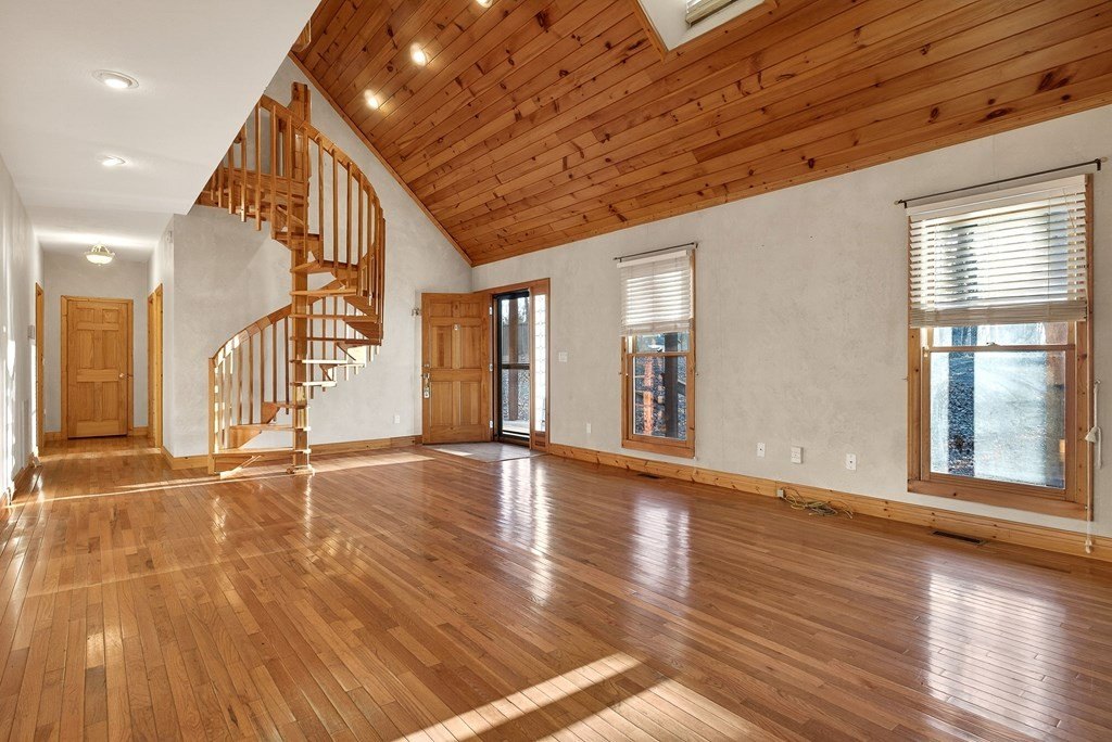 Sparta, Tennessee, 38583, United States, 3 Bedrooms Bedrooms, ,3 BathroomsBathrooms,Residential,Forsale,2010948