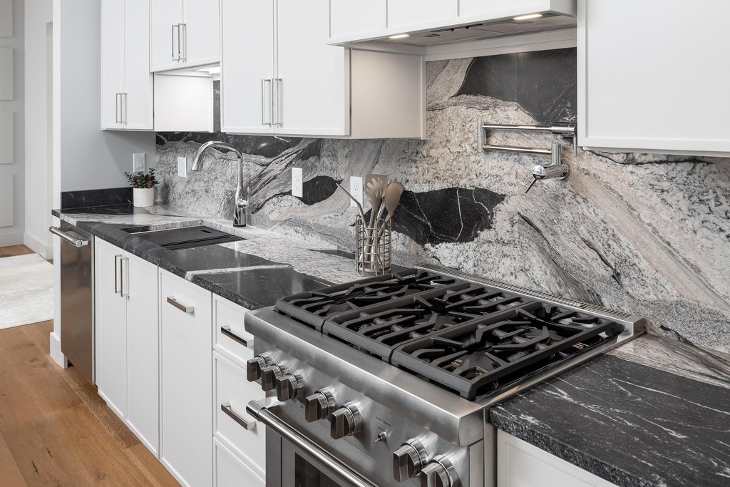 Chattanooga, Tennessee, 37405, United States, 4 Bedrooms Bedrooms, ,4.5 BathroomsBathrooms,Residential,Forsale,2009592