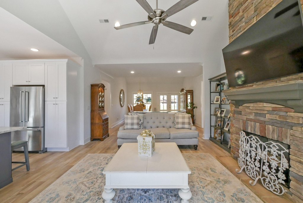 Harrison, Tennessee, 37341, United States, 2 Bedrooms Bedrooms, ,2 BathroomsBathrooms,Residential,Forsale,2011263