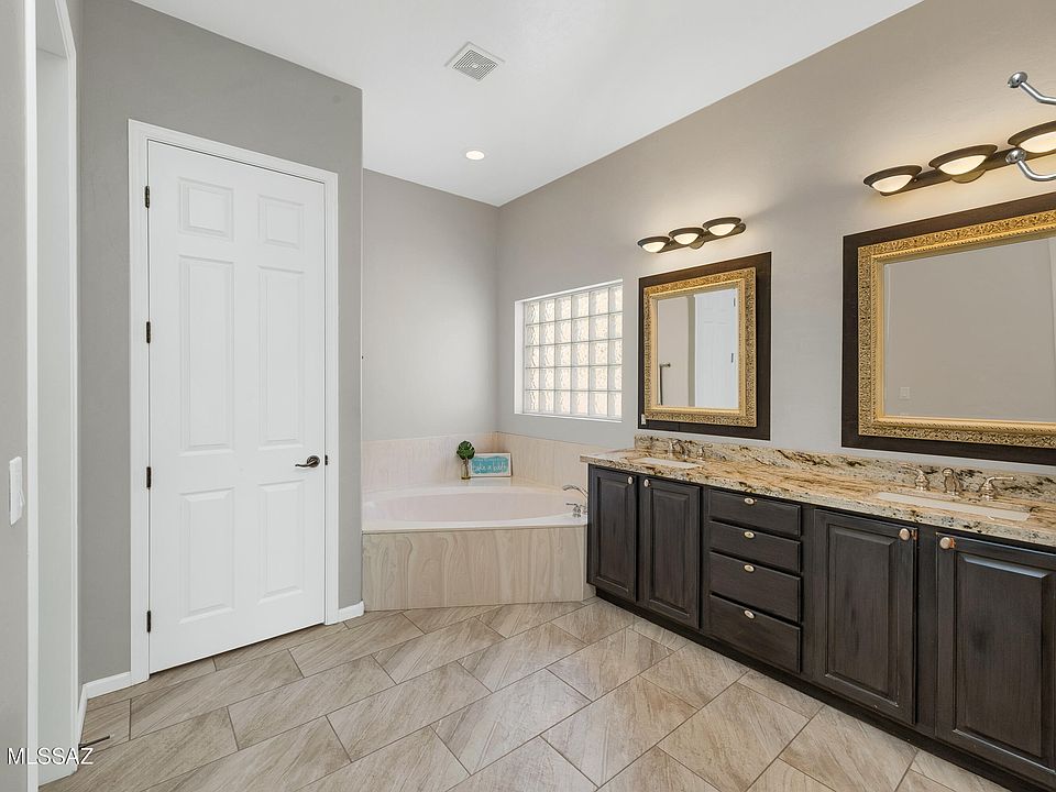 Oro Valley, Arizona, 85755, United States, 3 Bedrooms Bedrooms, ,2 BathroomsBathrooms,Residential,Forsale,1963528