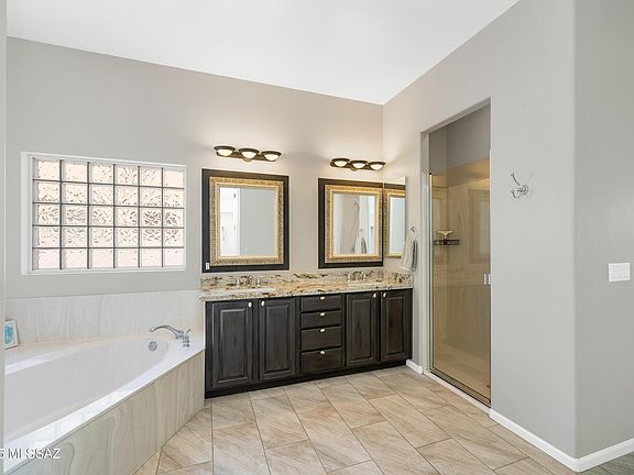 Oro Valley, Arizona, 85755, United States, 3 Bedrooms Bedrooms, ,2 BathroomsBathrooms,Residential,Forsale,1963528