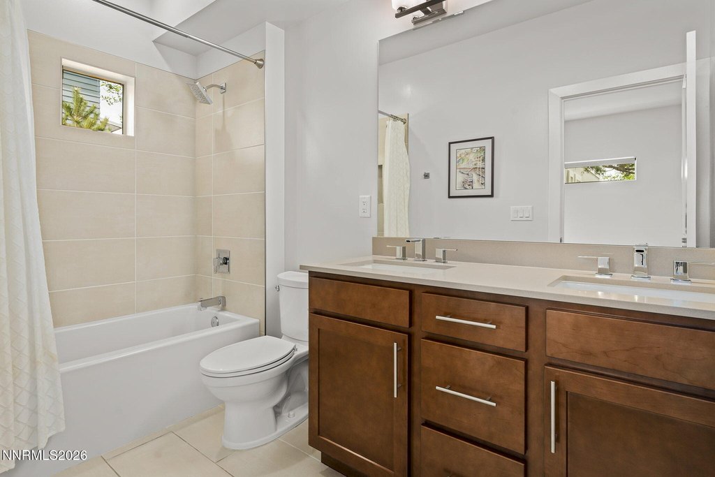 Reno, Nevada, 89501, United States, 2 Bedrooms Bedrooms, ,2 BathroomsBathrooms,Residential,Forsale,2012836