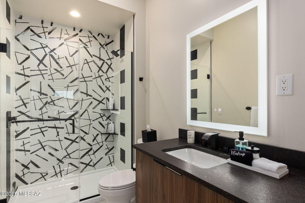 Tucson, Arizona, 85745, United States, 4 Bedrooms Bedrooms, ,4 BathroomsBathrooms,Residential,Forsale,1990090