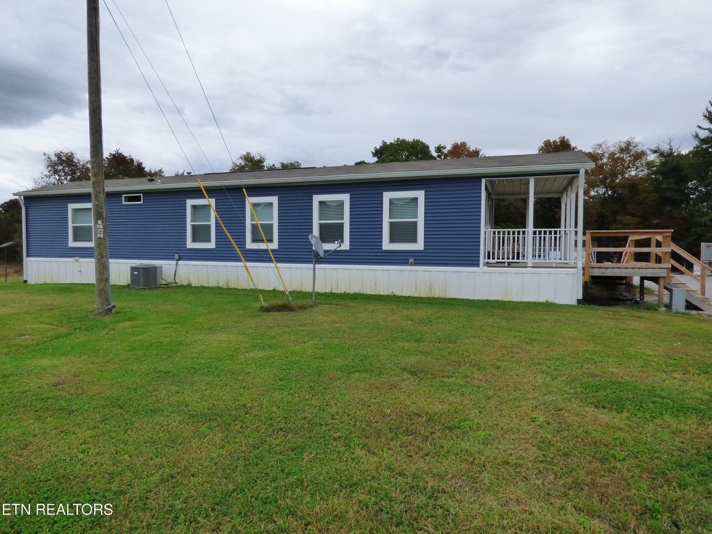 Crossville, Tennessee, 38572, United States, 2 Bedrooms Bedrooms, ,2.5 BathroomsBathrooms,Residential,Forsale,1996593