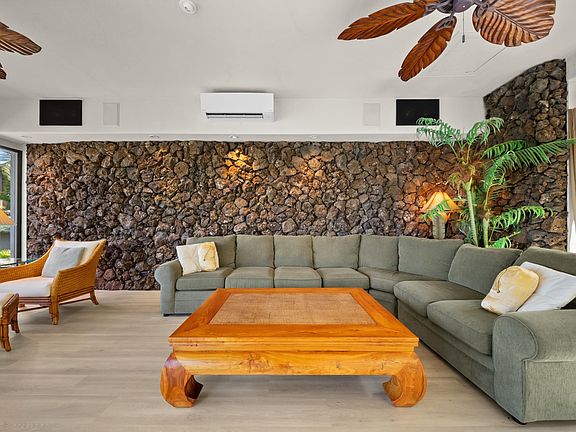 Lahaina, Hawaii, 96761, United States, 2 Bedrooms Bedrooms, ,2 BathroomsBathrooms,Residential,Forsale,1963540