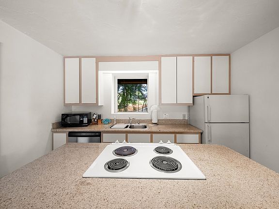 Lahaina, Hawaii, 96761, United States, 2 Bedrooms Bedrooms, ,2 BathroomsBathrooms,Residential,Forsale,1963540