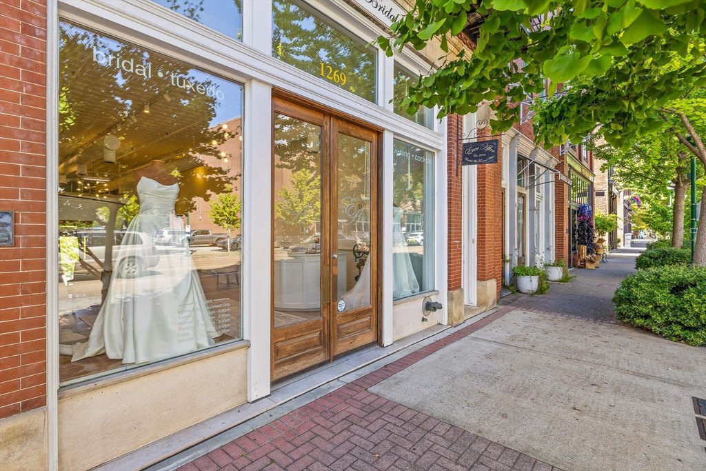 Chattanooga, Tennessee, 37402, United States, 4 Bedrooms Bedrooms, ,4.5 BathroomsBathrooms,Residential,Forsale,2011235