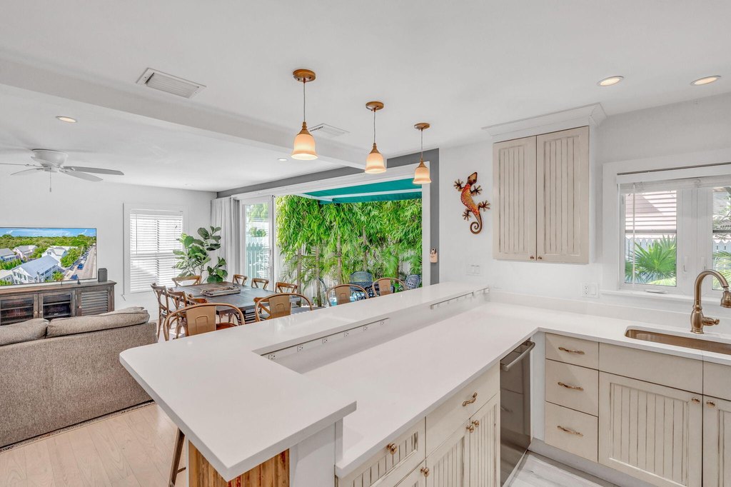 Key West, Florida, 33040, United States, 3 Bedrooms Bedrooms, ,3.5 BathroomsBathrooms,Residential,Forsale,2004350