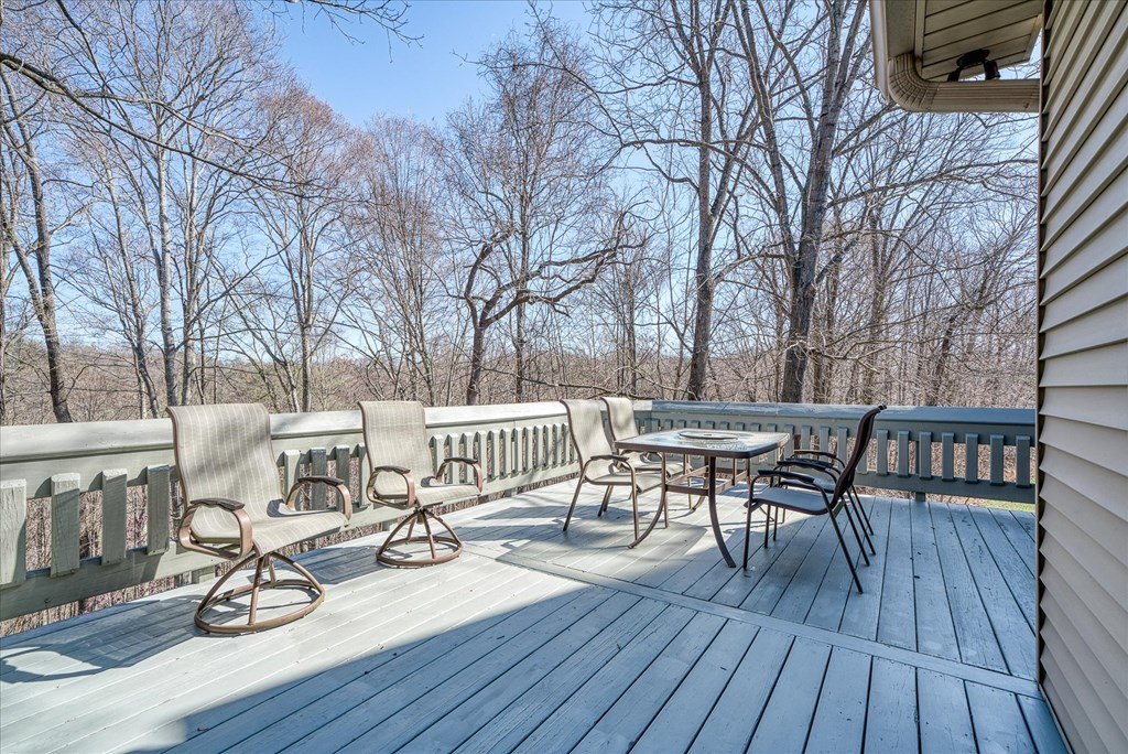 Byrdstown, Tennessee, 38549, United States, 3 Bedrooms Bedrooms, ,3 BathroomsBathrooms,Residential,Forsale,1967348