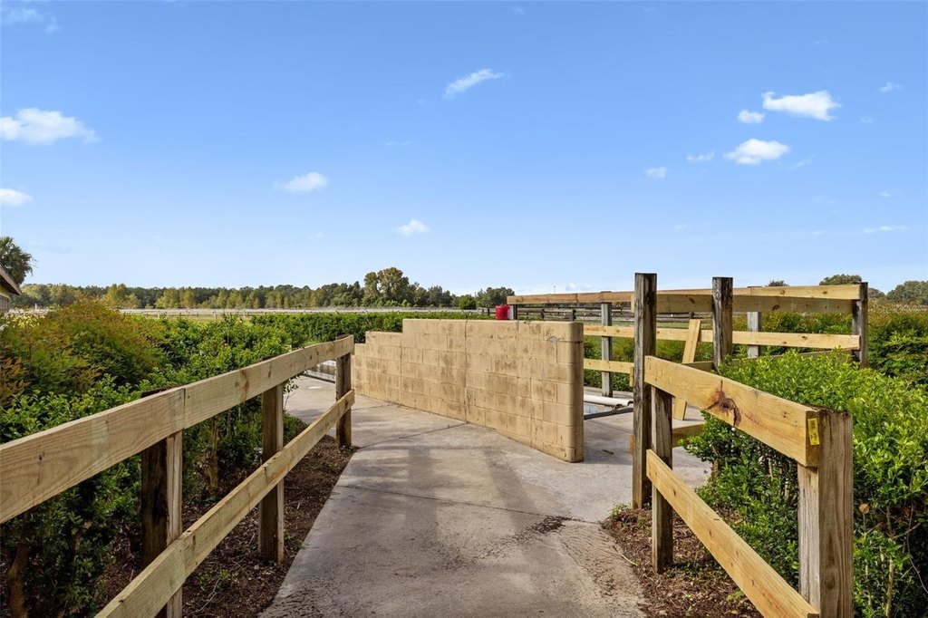 WILLISTON, Florida, 32696, United States, 3 Bedrooms Bedrooms, ,2.5 BathroomsBathrooms,Residential,Forsale,2004594