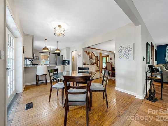 Mills River, North Carolina, 28759, United States, 3 Bedrooms Bedrooms, ,4 BathroomsBathrooms,Residential,Forsale,2004157