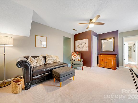 Mills River, North Carolina, 28759, United States, 3 Bedrooms Bedrooms, ,4 BathroomsBathrooms,Residential,Forsale,2004157