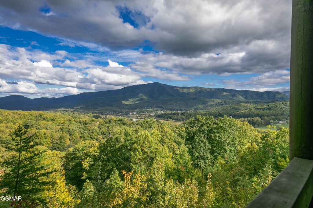 Sevierville, Tennessee, 37862, United States, 4 Bedrooms Bedrooms, ,5.5 BathroomsBathrooms,Residential,Forsale,1999464