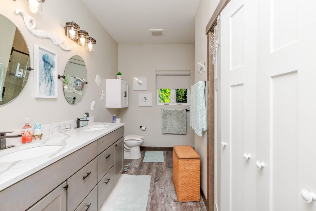 Rapid City, South Dakota, 57702, United States, 3 Bedrooms Bedrooms, ,2 BathroomsBathrooms,Residential,Forsale,1990706