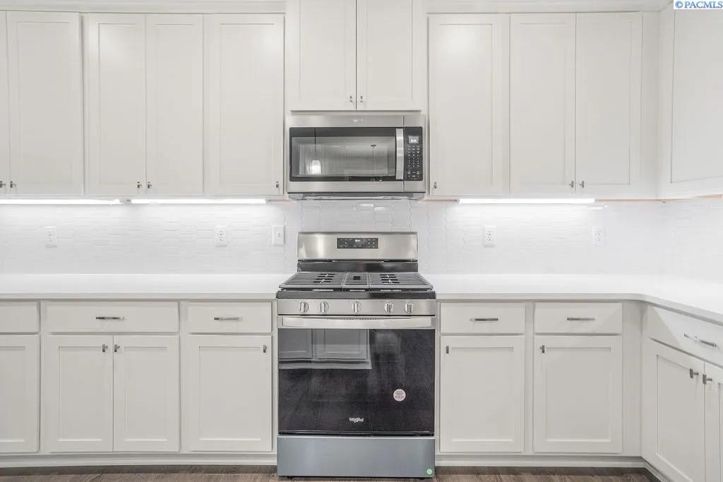 West Richland, Washington, 99353, United States, 4 Bedrooms Bedrooms, ,2 BathroomsBathrooms,Residential,Forsale,1990697