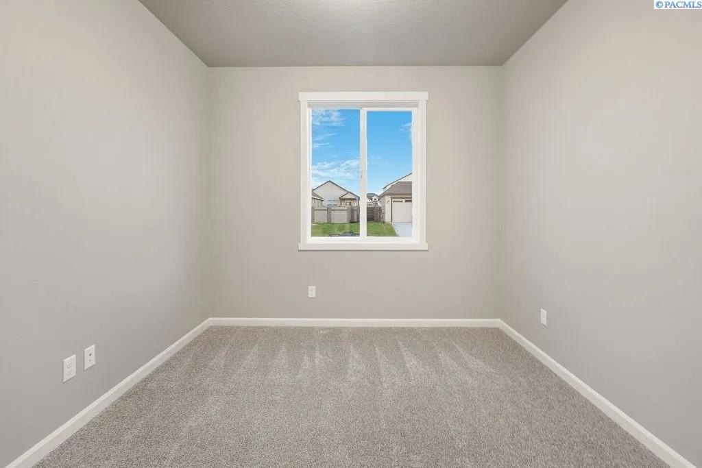 West Richland, Washington, 99353, United States, 4 Bedrooms Bedrooms, ,2 BathroomsBathrooms,Residential,Forsale,1990697