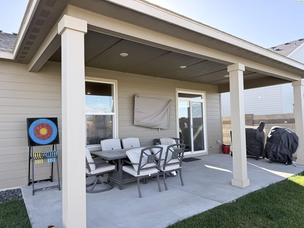 West Richland, Washington, 99353, United States, 4 Bedrooms Bedrooms, ,2 BathroomsBathrooms,Residential,Forsale,1990697