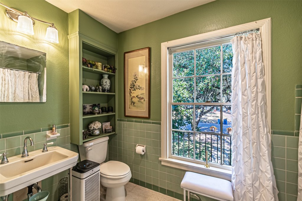 Navasota, Texas, 77868, United States, 4 Bedrooms Bedrooms, ,4.5 BathroomsBathrooms,Residential,Forsale,1973414